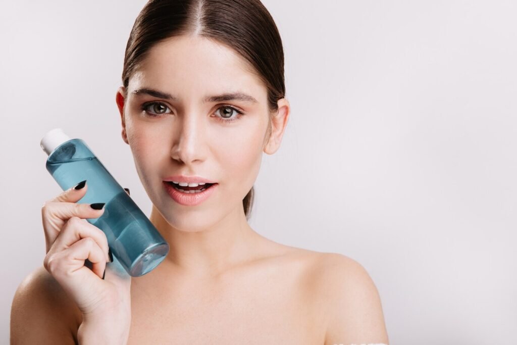 The 10-Step Skincare Routine for Glowing Skin 4 Hydrating Toners