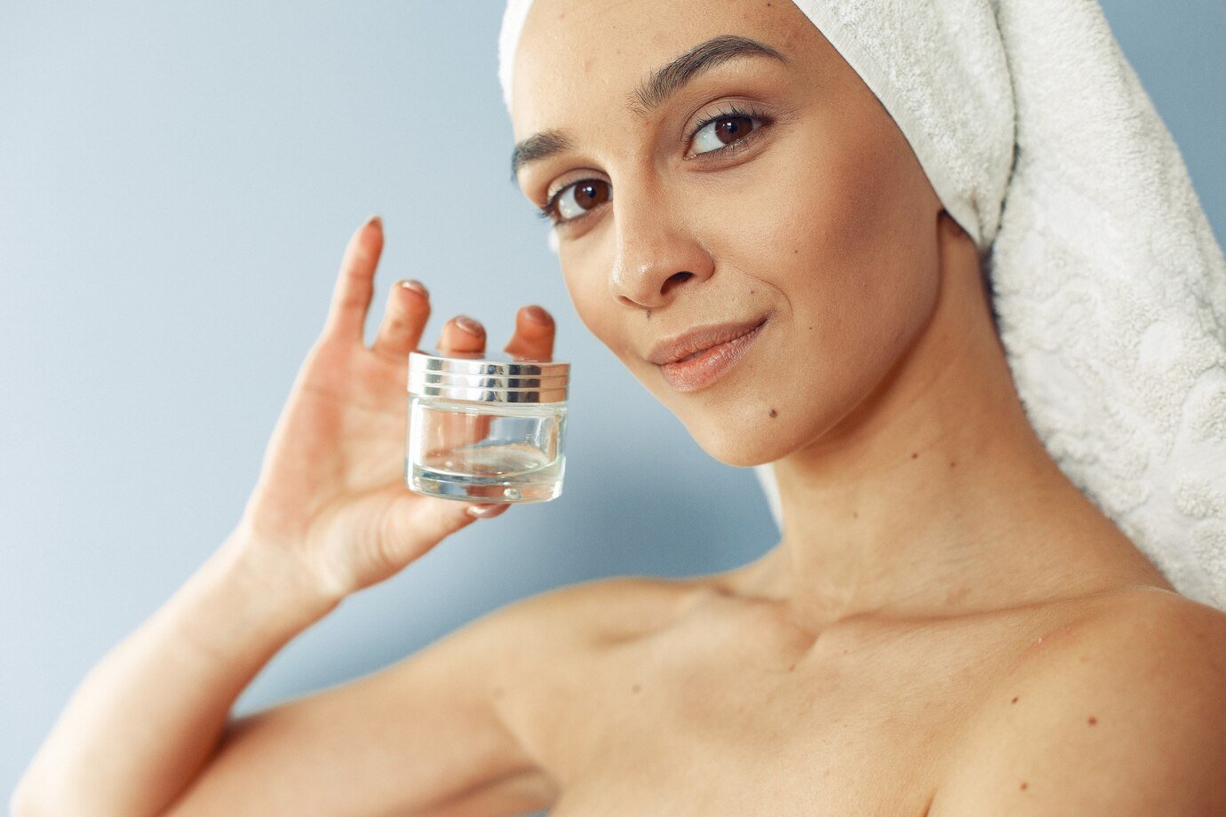 04 Benefits of Skin Aqua Moisturizing Serum in Daily Routine